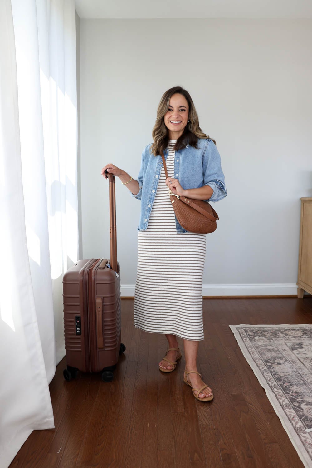 Summer travel outfit ideas | travel dresses for petites