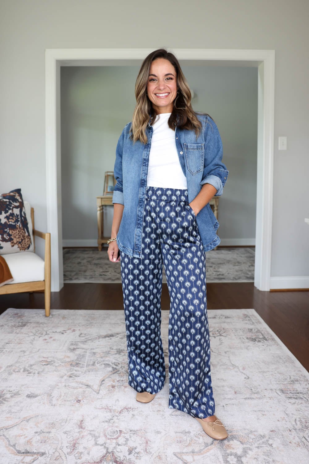 Petite-friendly outfit idea with printed pants for teachers | printed pants for petites | lightweight pull on pants for petites | pull on wide leg pants for petites