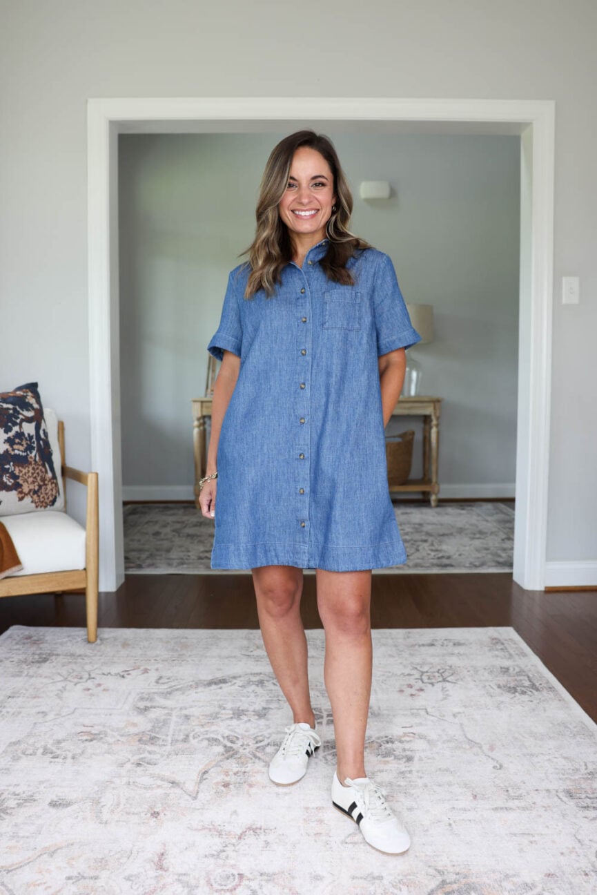 Petite-friendly outfit idea with a chambray dress and sneakers | outfit ideas for petites 