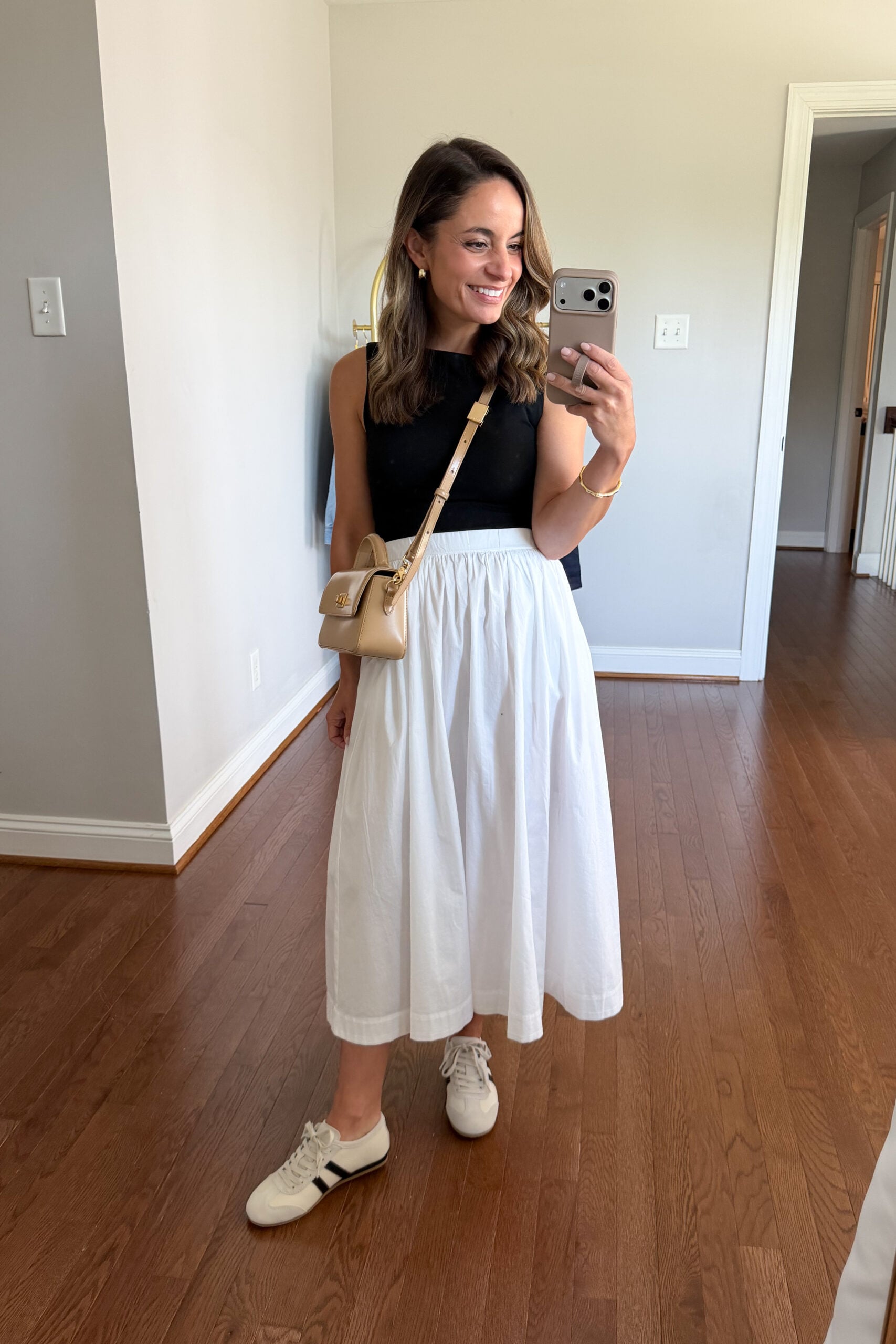 Petite-friendly outfit ideas with a white cotton midi skirt | petite-friendly outfits with a white midi skirt 