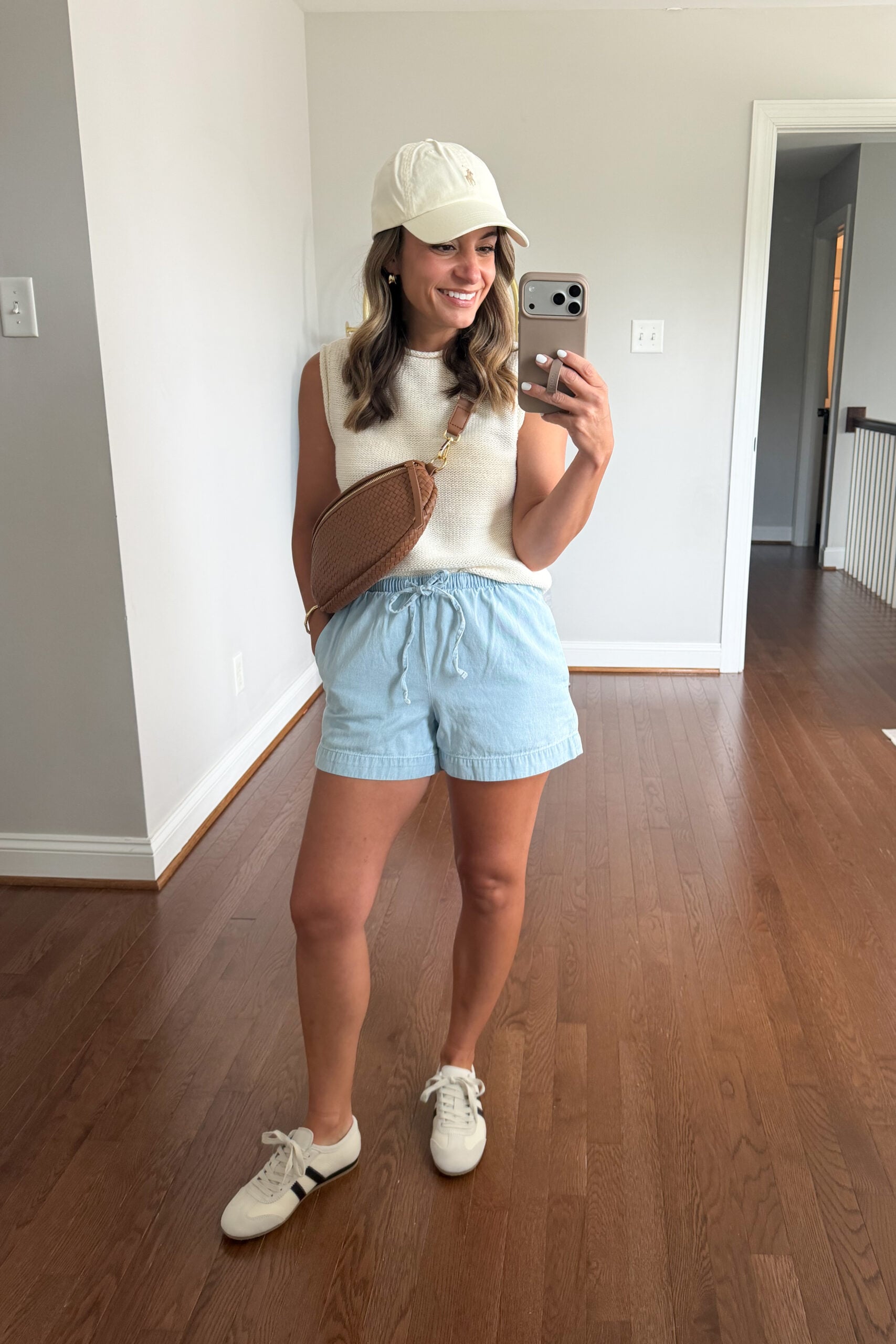 Petite-friendly theme park outfit ideas | summer outfit ideas | summer casual outfits for petites