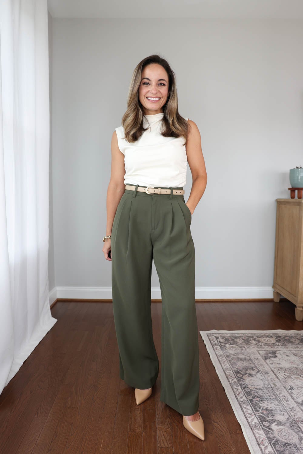 Petite-friendly wide leg pants | wide leg trousers review for petites | petite fashion