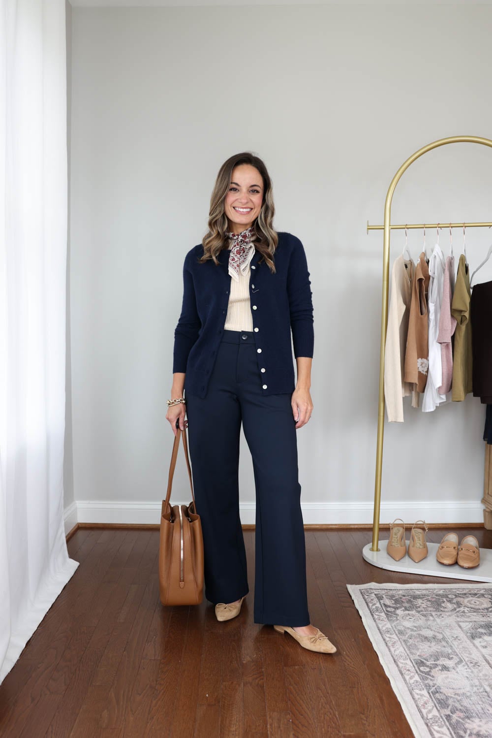 Petite-friendly mini capsule business casual wardrobe with 10 items and 20+ outfits via pumps and push-ups blog