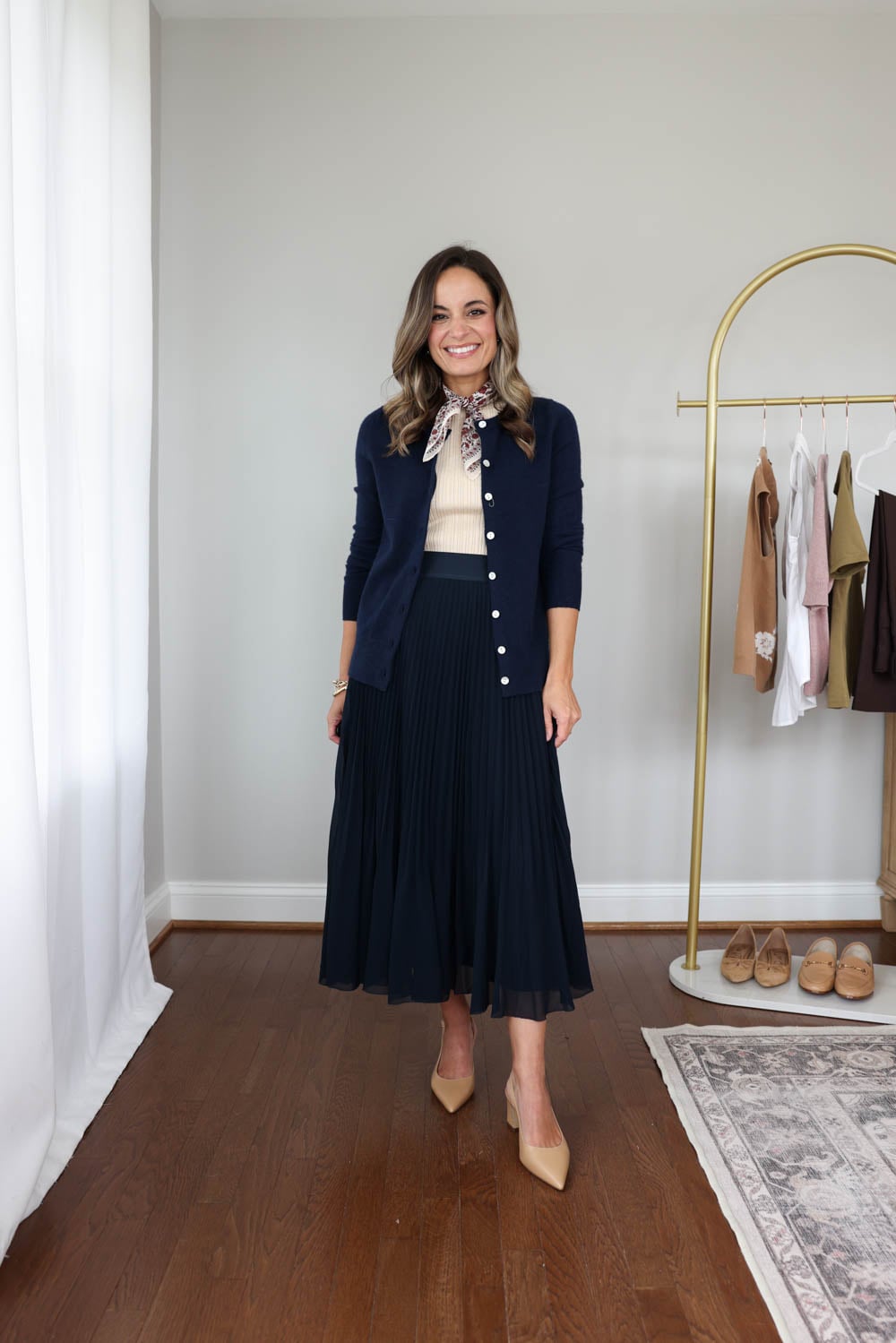 Petite-friendly mini capsule business casual wardrobe with 10 items and 20+ outfits via pumps and push-ups blog