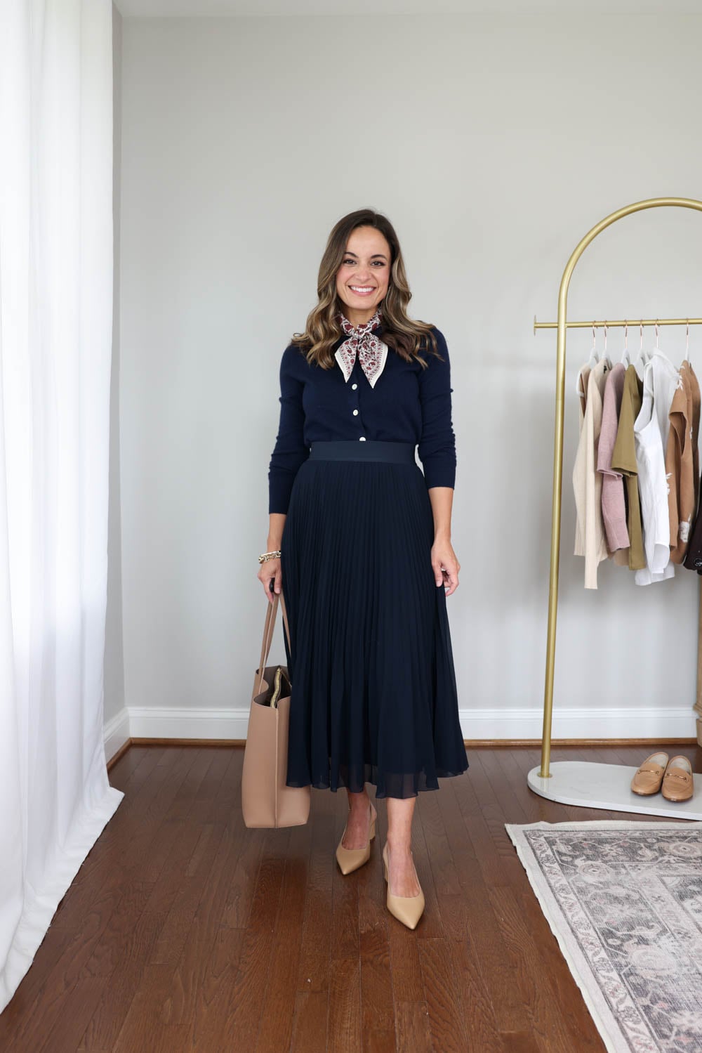 Petite-friendly mini capsule business casual wardrobe with 10 items and 20+ outfits via pumps and push-ups blog