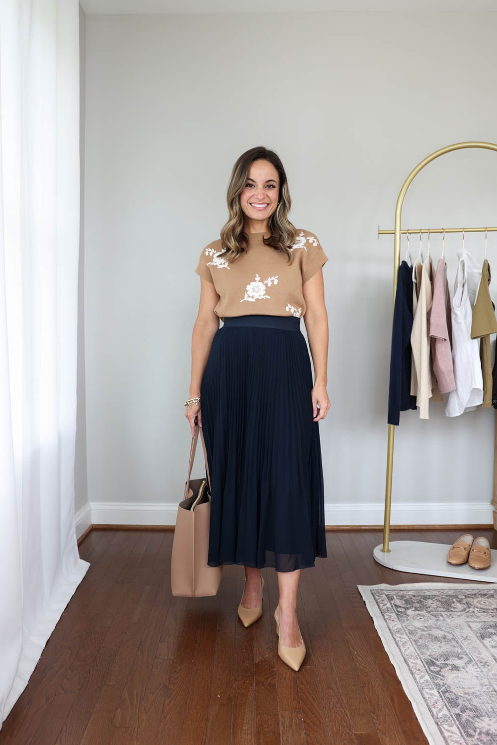 Petite-friendly mini capsule business casual wardrobe with 10 items and 20+ outfits via pumps and push-ups blog