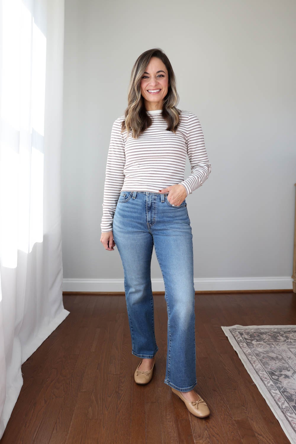 Petite-friendly jeans from Levi's | Levi's 725 Kick Boot on a petite frame 