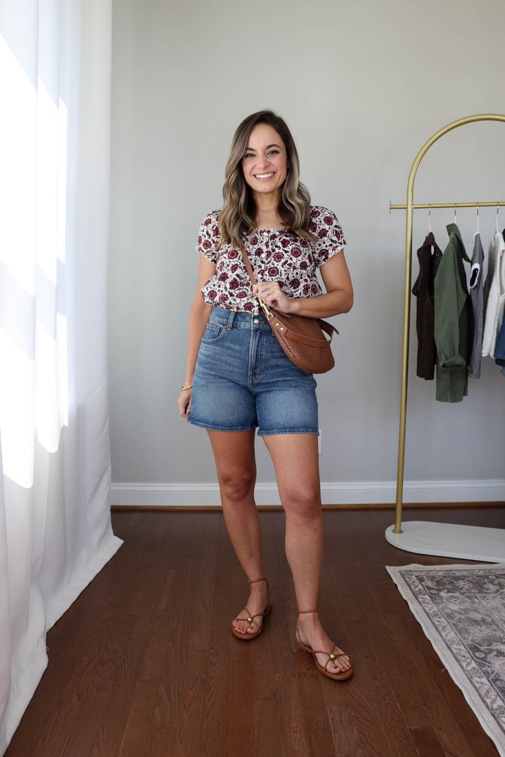 Petite-friendly early fall capsule wardrobe | 13 items 20 outfits for petites | mini capsule wardrobe for fall 