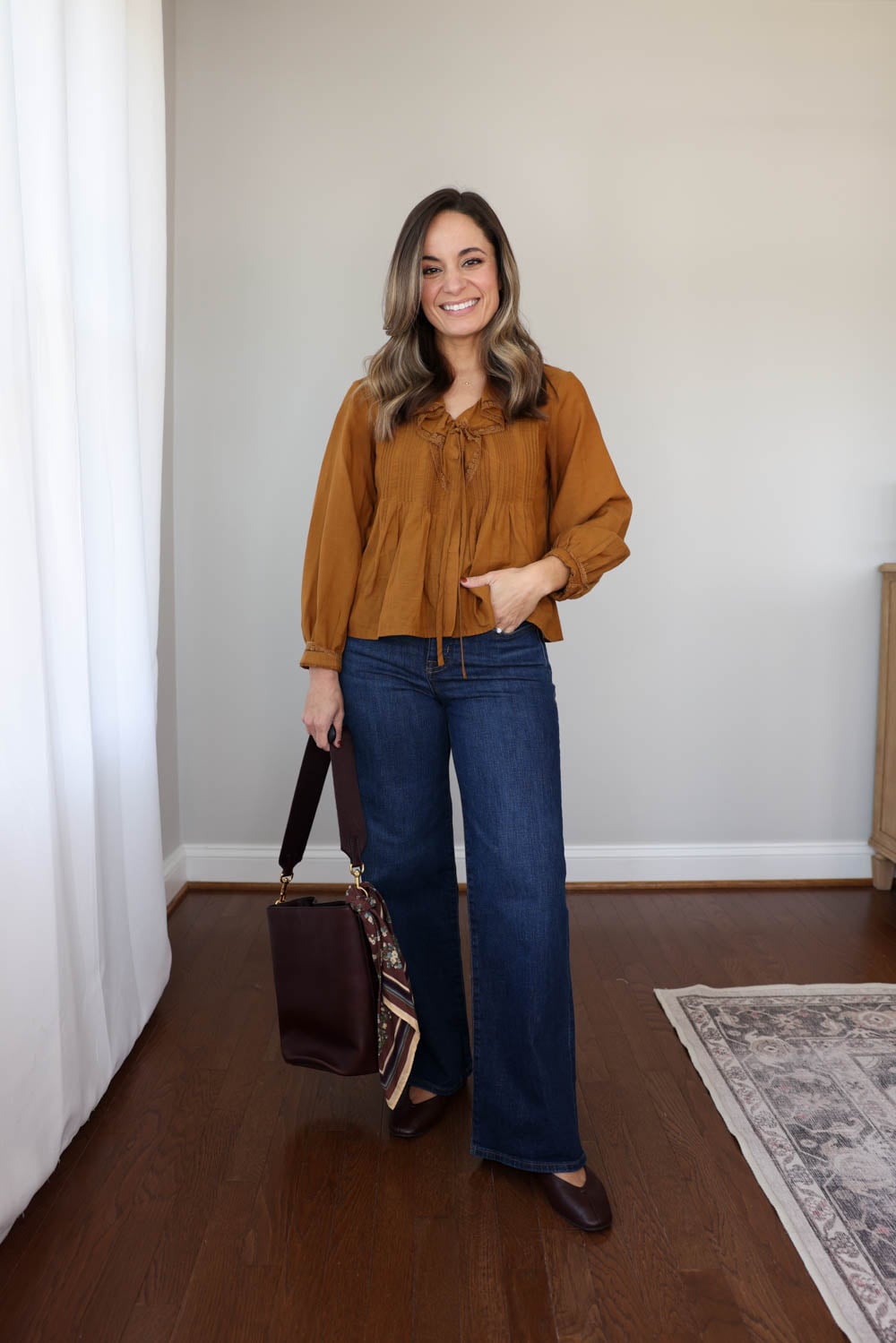 Petite-friendly fall outfit combination with dark wash wide leg jeans and a fall top | four fall outfit ideas | petite-friendly fall outfits