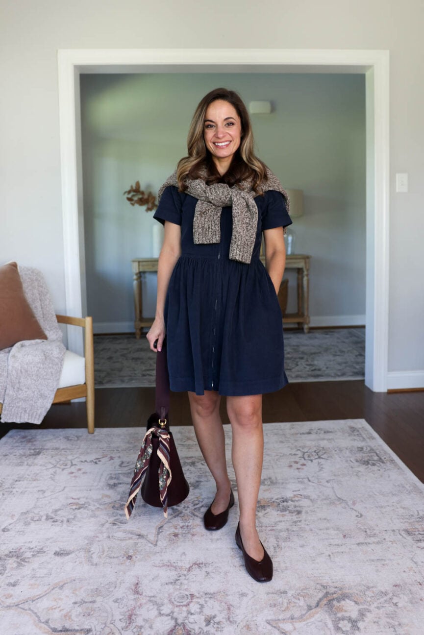 25 piece fall capsule wardrobe for petites via pumps and push-ups blog | petite friendly fall capsule wardrobe | petite-friendly fall outfits | 25 items 40 outfits