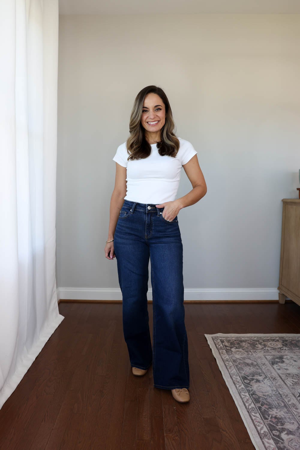 Petite-friendly wide leg jeans | no hem jeans for petites | petite fashion