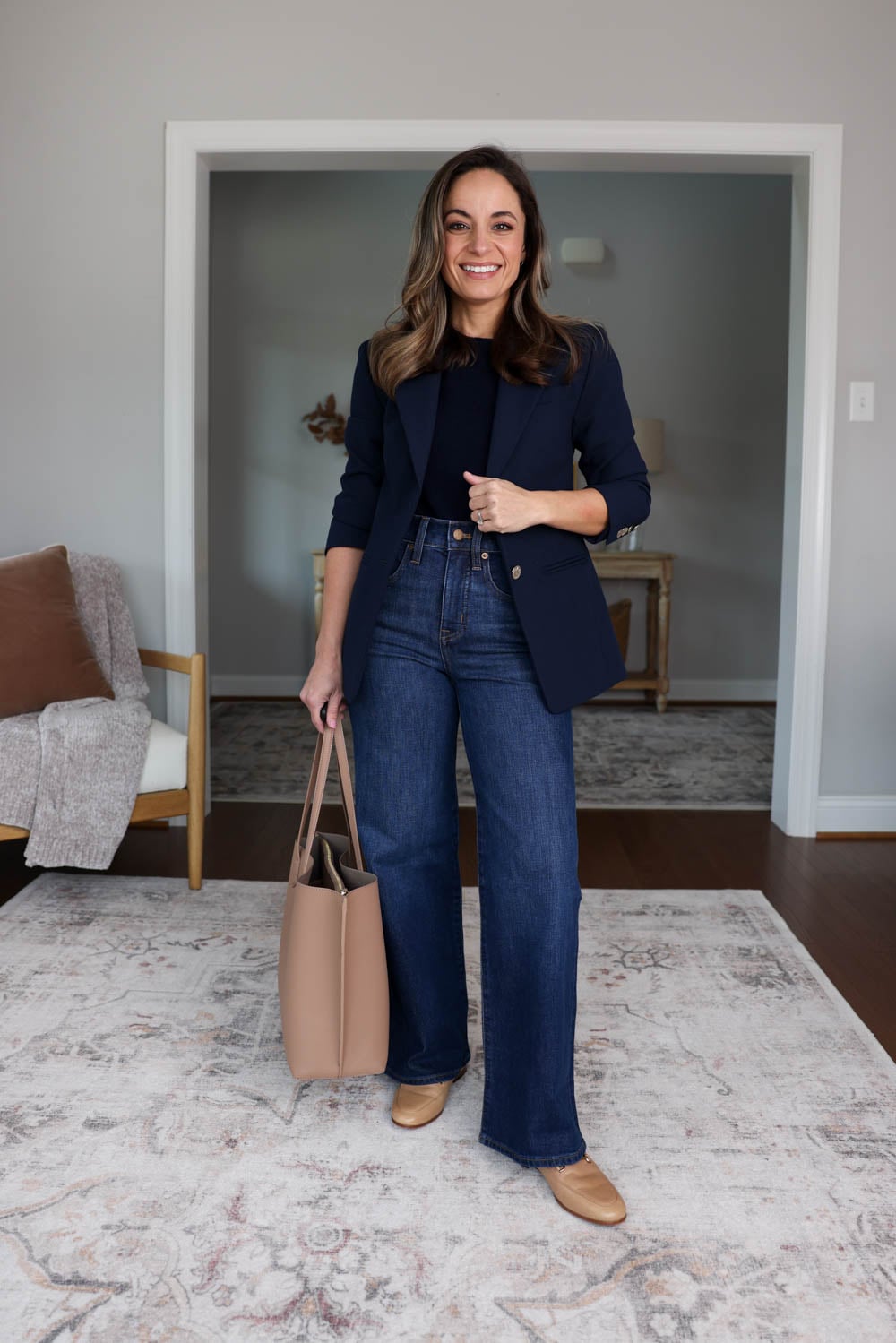 Petite-friendly outfits for work with wide leg jeans | business casual outfits with jeans | smart casual outfits for work | fall capsule wardrobe for work 