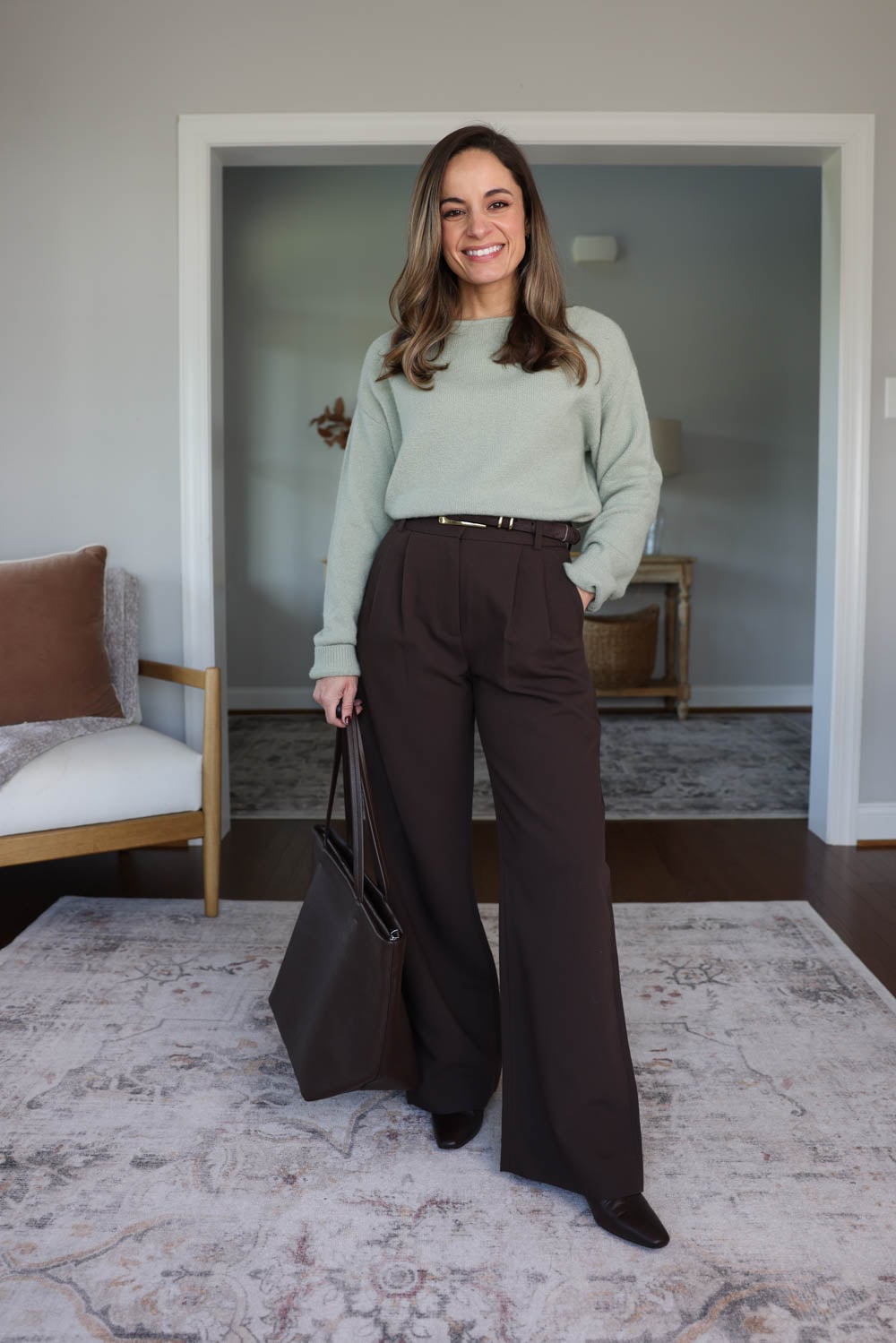 Petite-friendly outfits for work with boots | how to wear boots with your workwear | fall to winter outfits for work 