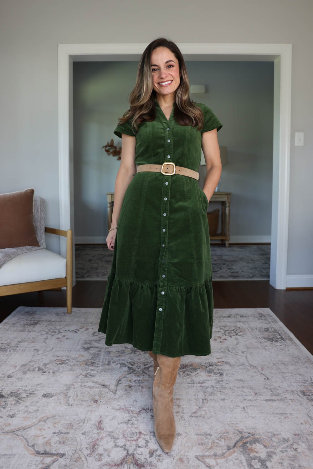 Petite-friendly ways to wear a midi dress | how to style a midi dress with knee high boots | fall outfits with knee high boots and a midi dress