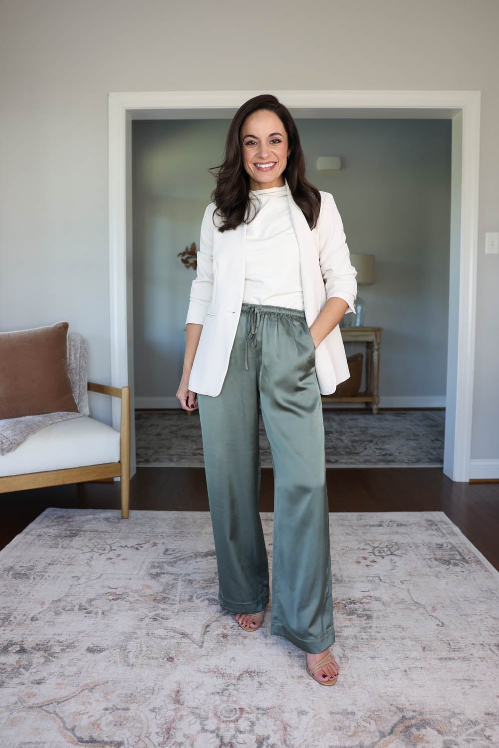 Petite-friendly fall outfits | petite-friendly satin pants | pull on pants for petites | petite fashion 