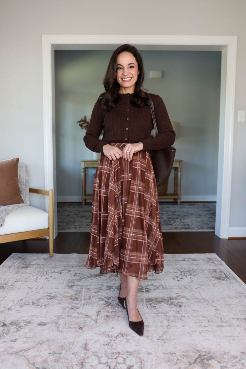 Plaid skirt for petites styled for work | fall outfits for petites | plaid skirt for petites 