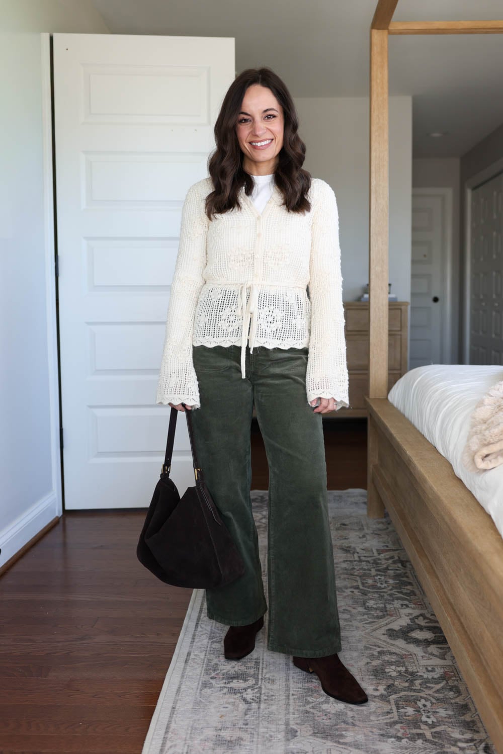Petite-friendly fall outfit with corduroy pants | ways to wear corduroy pants