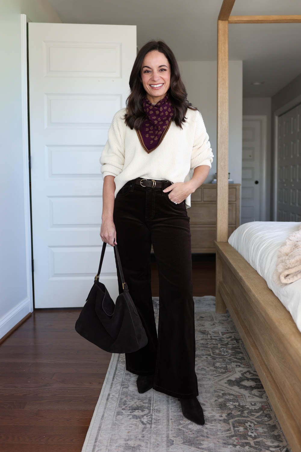 Petite-friendly fall outfit with chocolate brown corduroy pants | fall outfits for petites | petite fashion